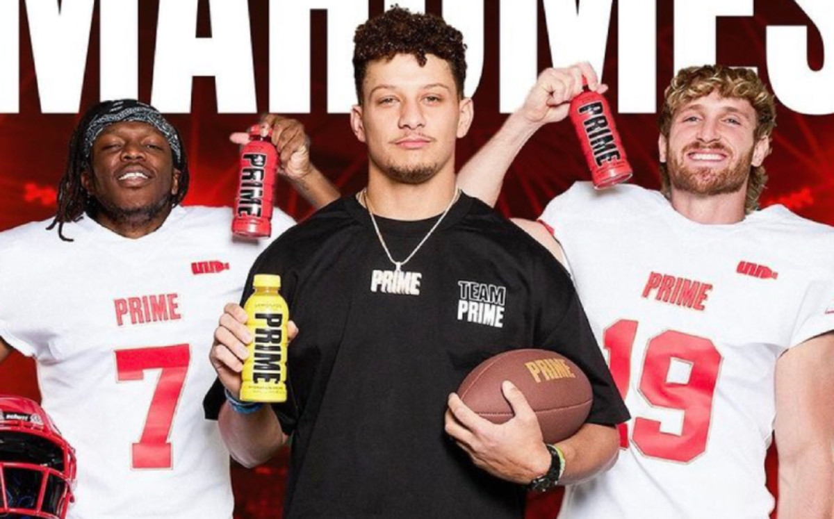 logan-paul-dominates-ksi-in-backyard-football-game-with-patrick-mahomes