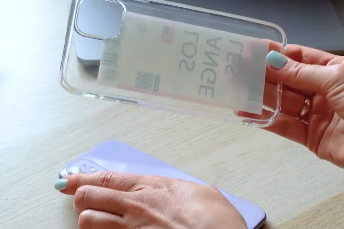 making-your-clear-phone-case-clear-again