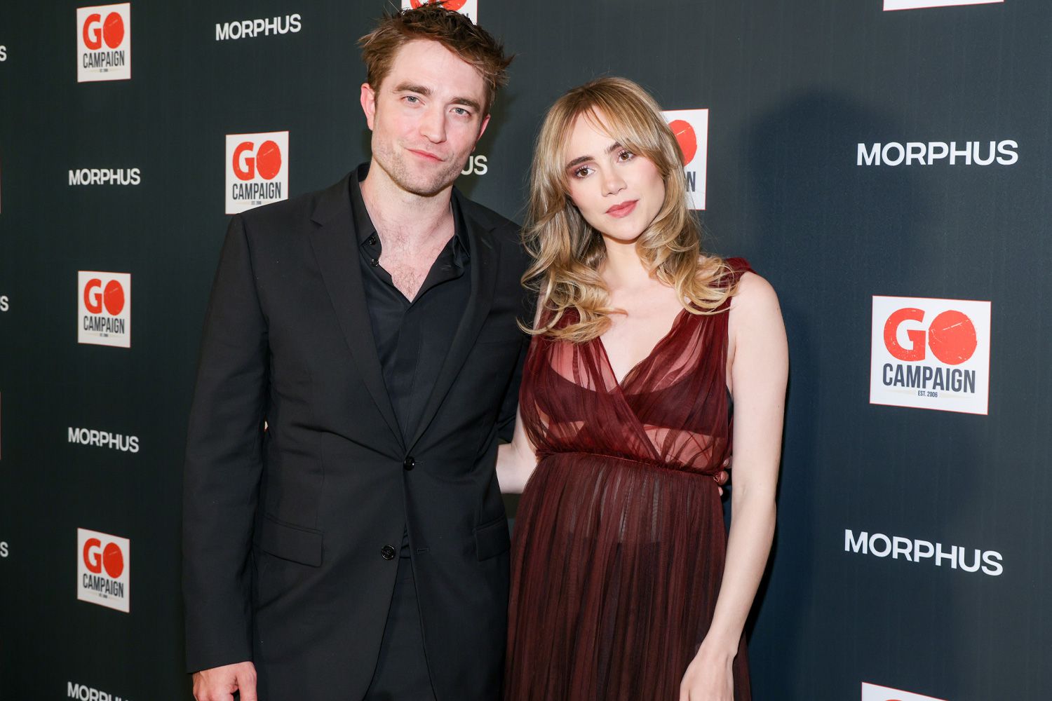 new-celeb-outing-robert-pattinson-and-suki-waterhouse-step-out-after-pregnancy-news-with-taylor-swift-in-tow