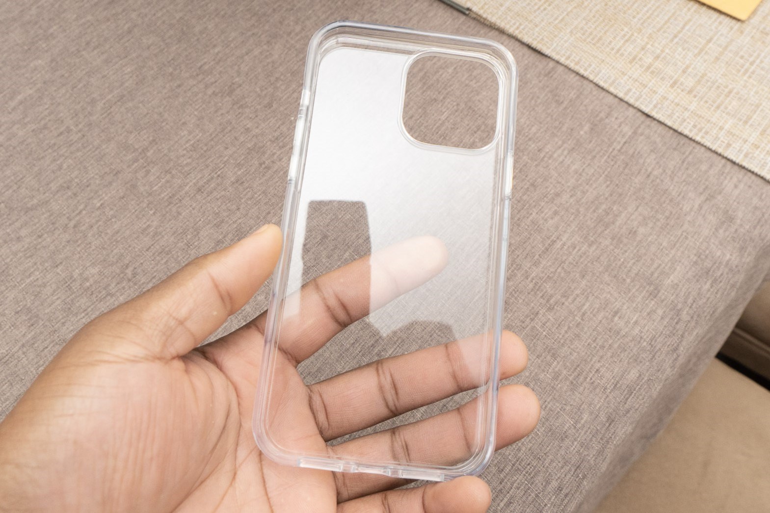 preventing-your-clear-phone-case-from-turning-yellow