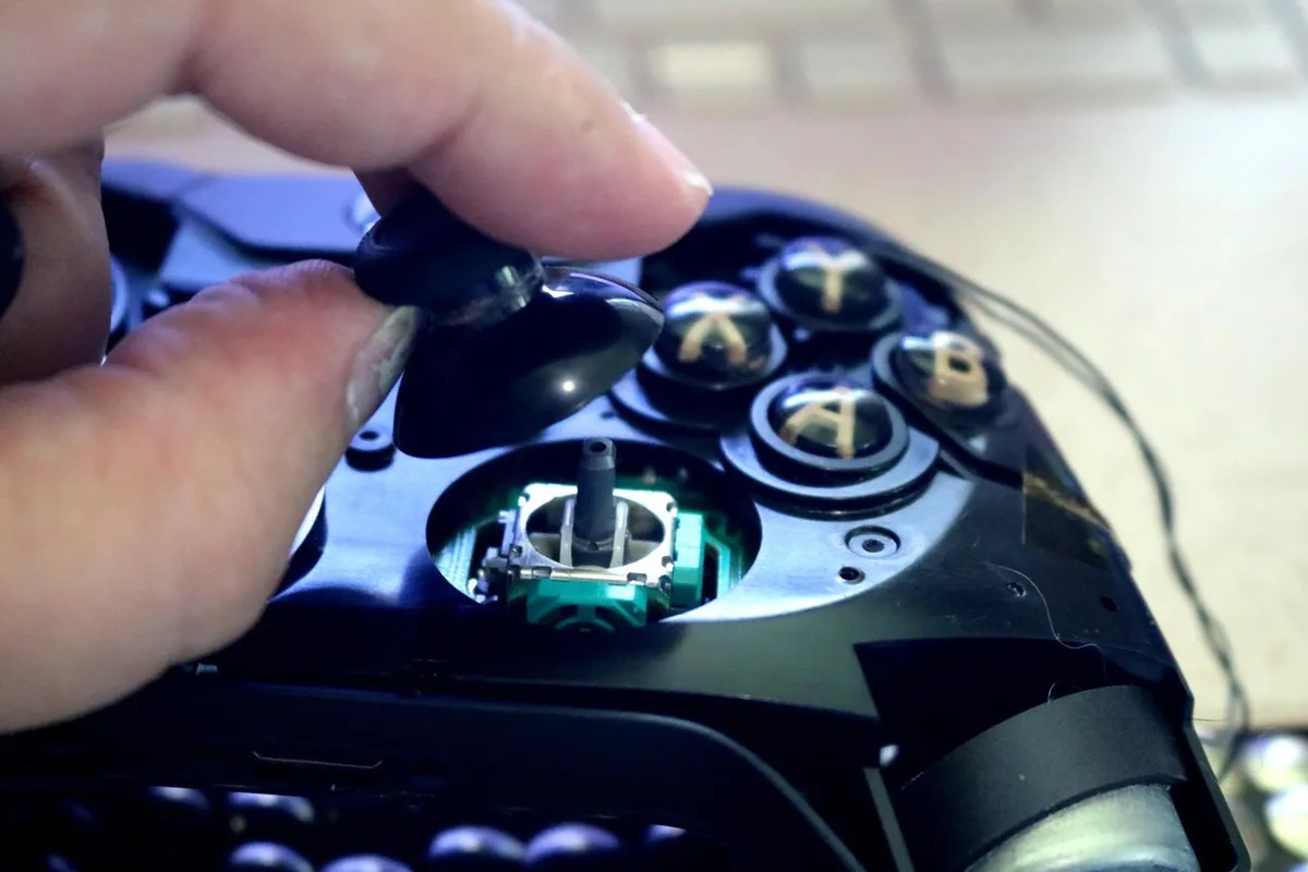 Restoring Functionality: Fixing Xbox Controller Joystick Issues