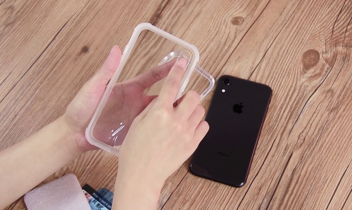Safely Removing A Suritch Phone Case