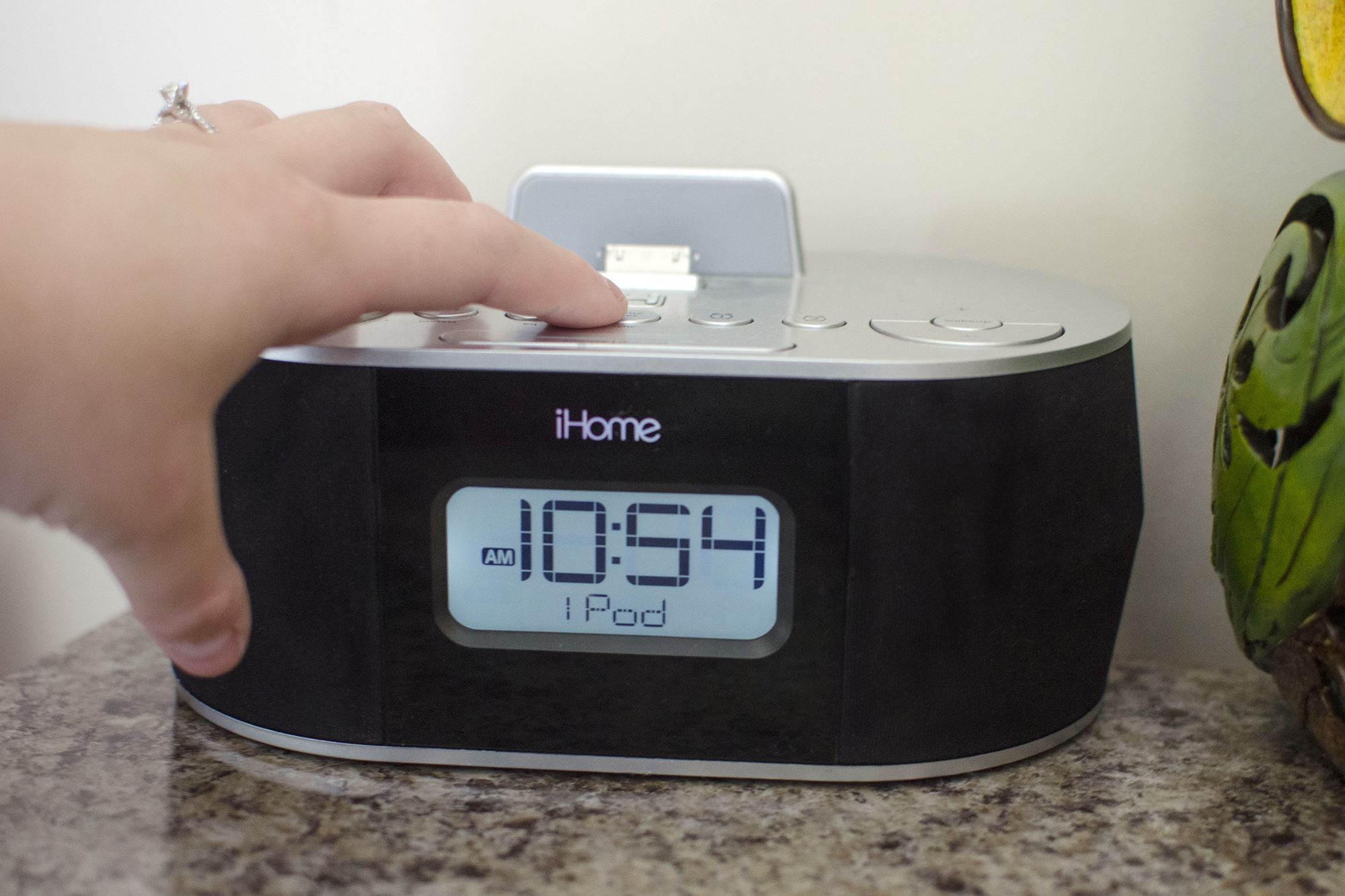 Setting The Time On An IHome Docking Station: Step-by-Step Instructions