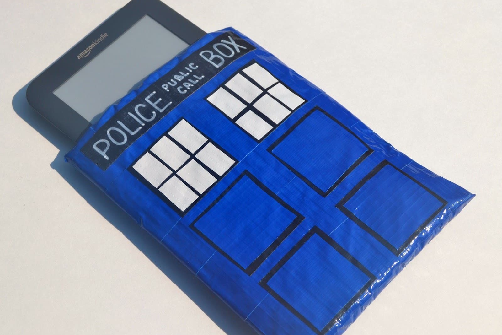 showcasing-your-fandom-with-a-tardis-phone-case