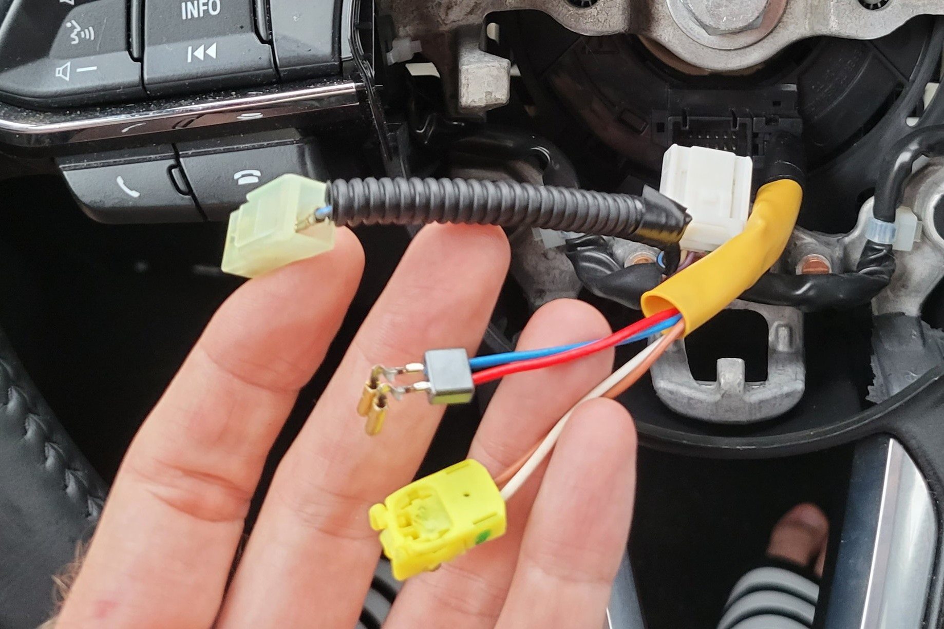 step-by-step-guide-on-removing-an-airbag-connector-safely