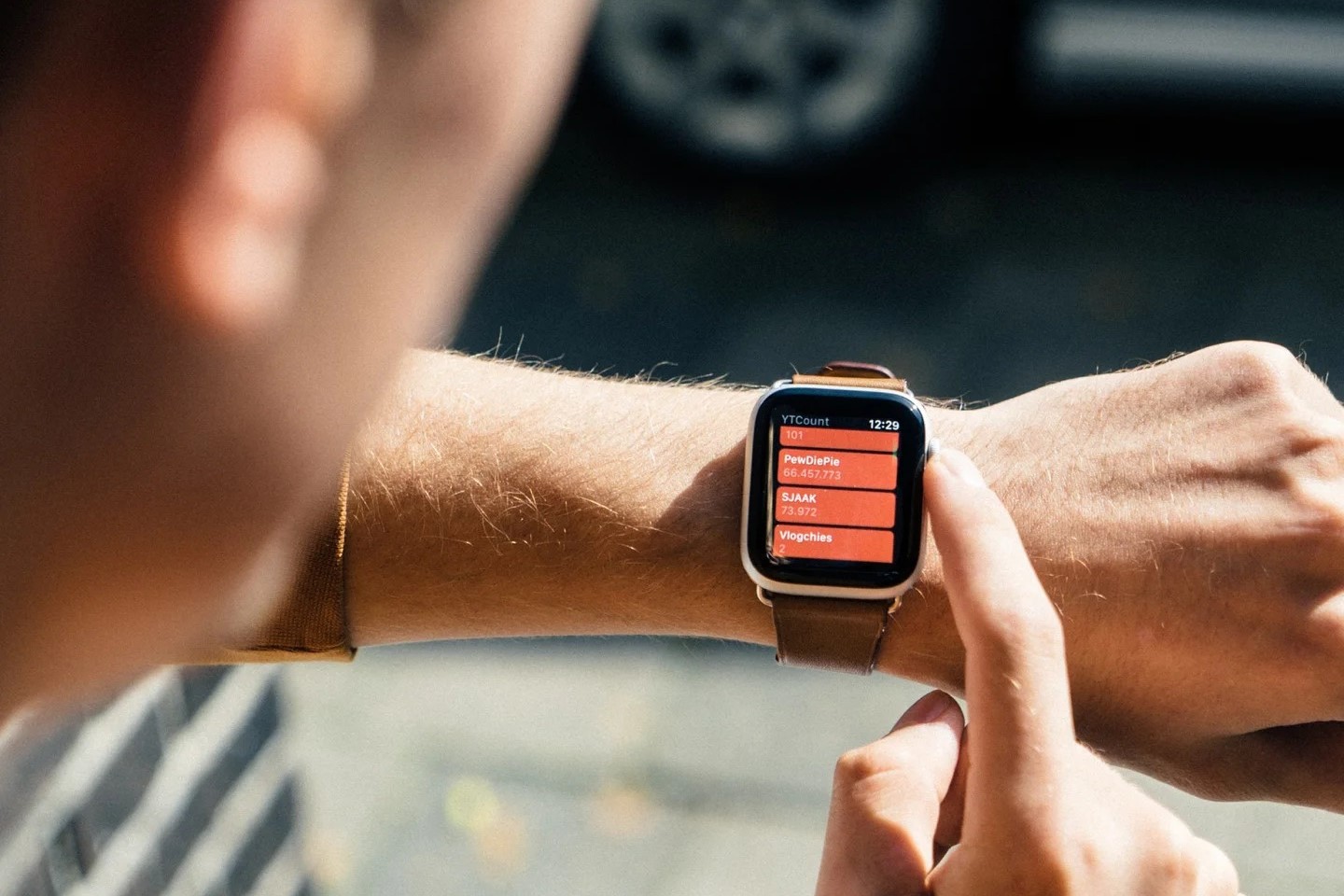 Texting On Your Wrist: Receiving Messages On Your Smartwatch