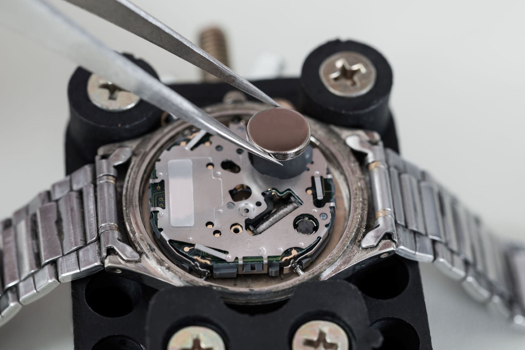 Unlocking Time: Opening Your Watch For Battery Replacement