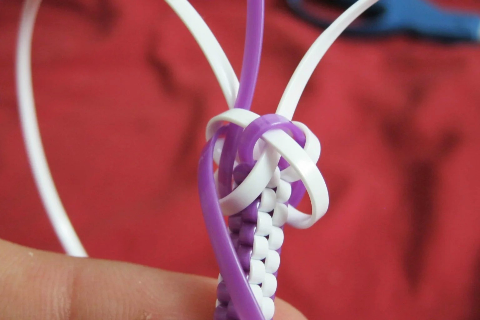 Basic Crafting: Initiating A Lanyard With Two Strings