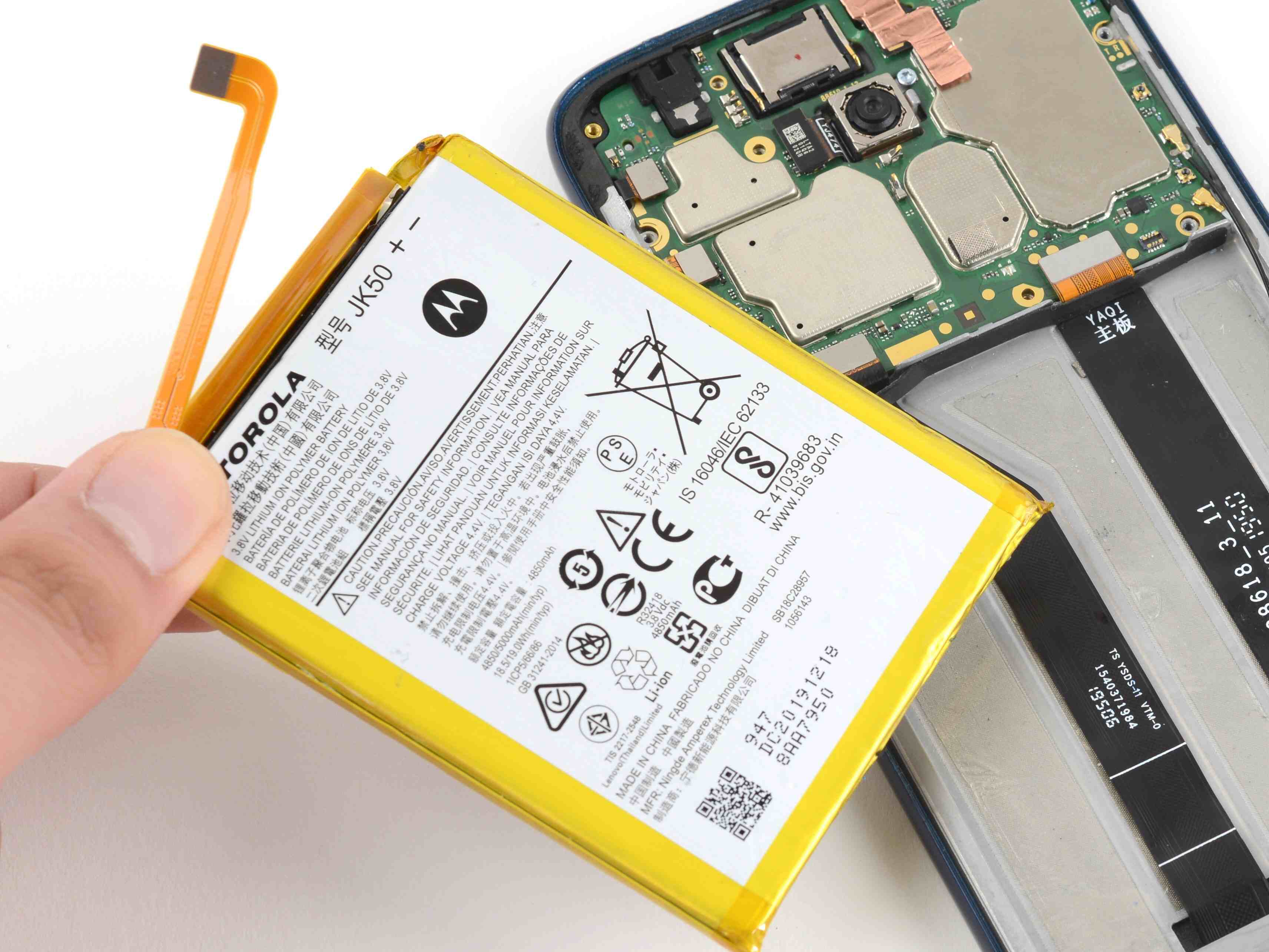 battery-replacement-removing-battery-from-moto-g-power