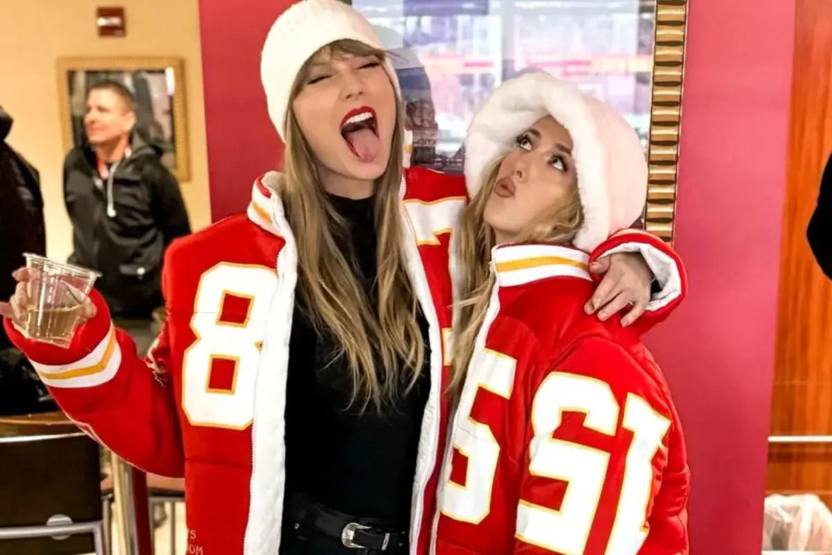 Brittany Mahomes And Taylor Swift Strike A Pose Together