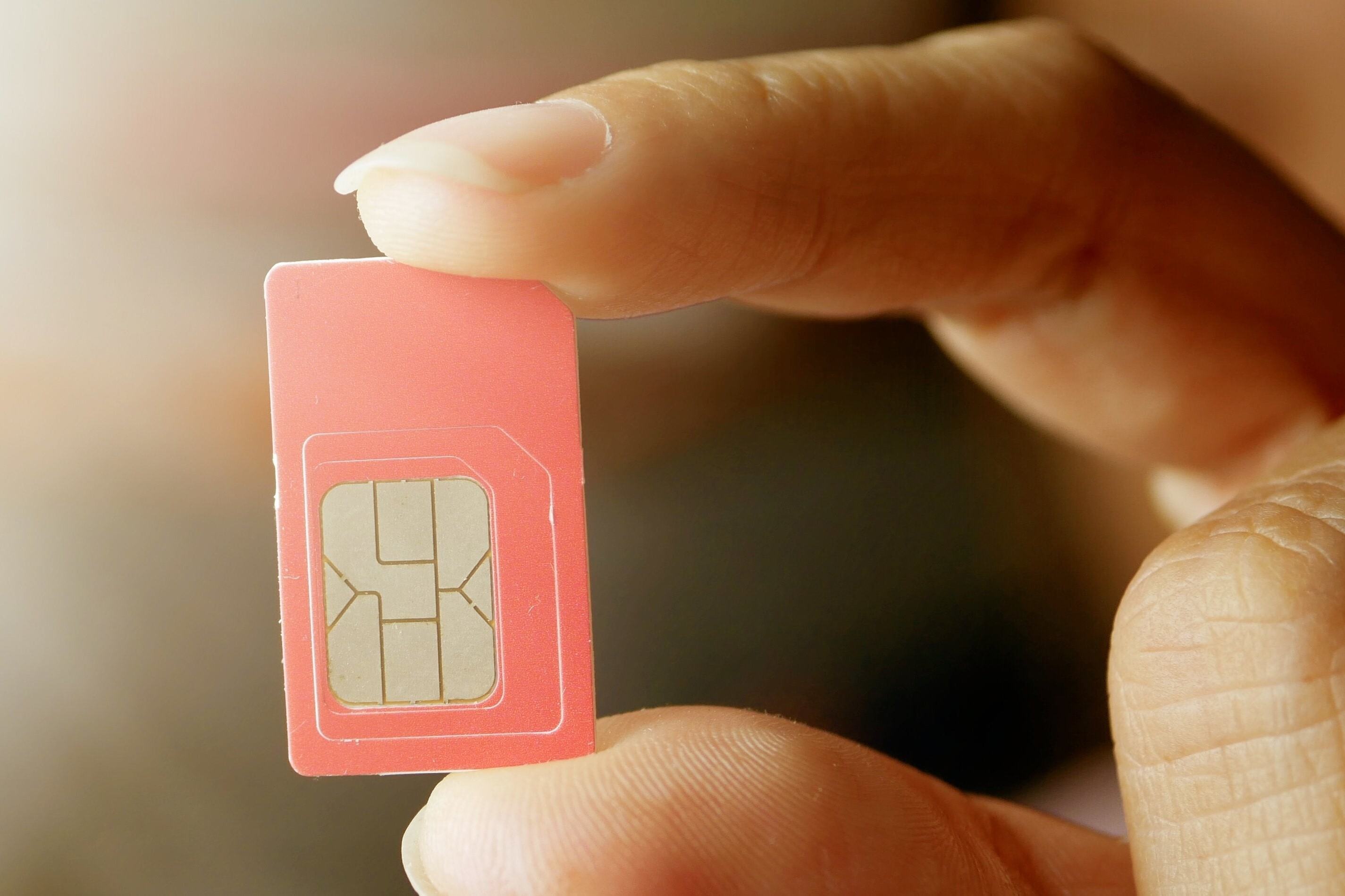 Choosing The Best SIM Card For Internet Use: Considerations