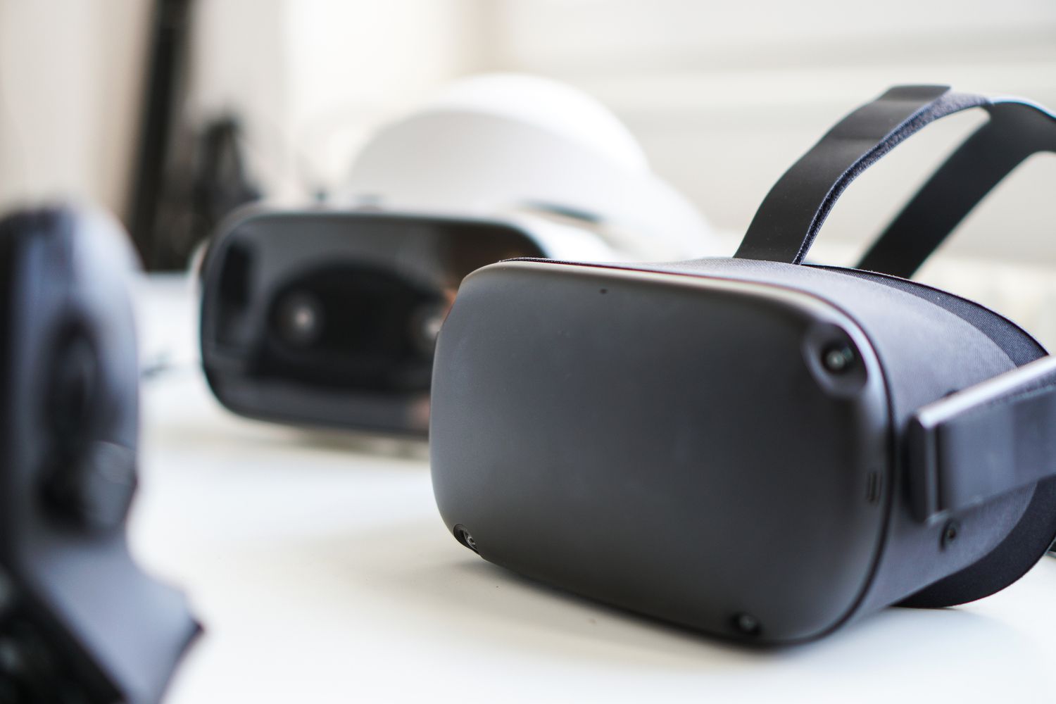 Choosing The Best Virtual Reality Headset: Buyer’s Guide