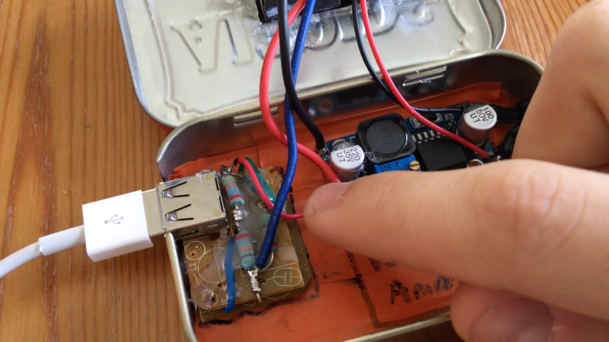 Crafting An Altoids USB Charger: DIY Project