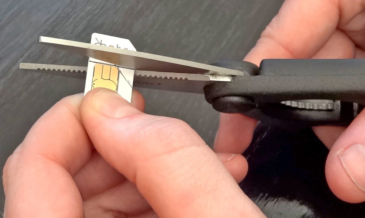 Cutting A SIM Card To A Micro SIM: How-To Tutorial