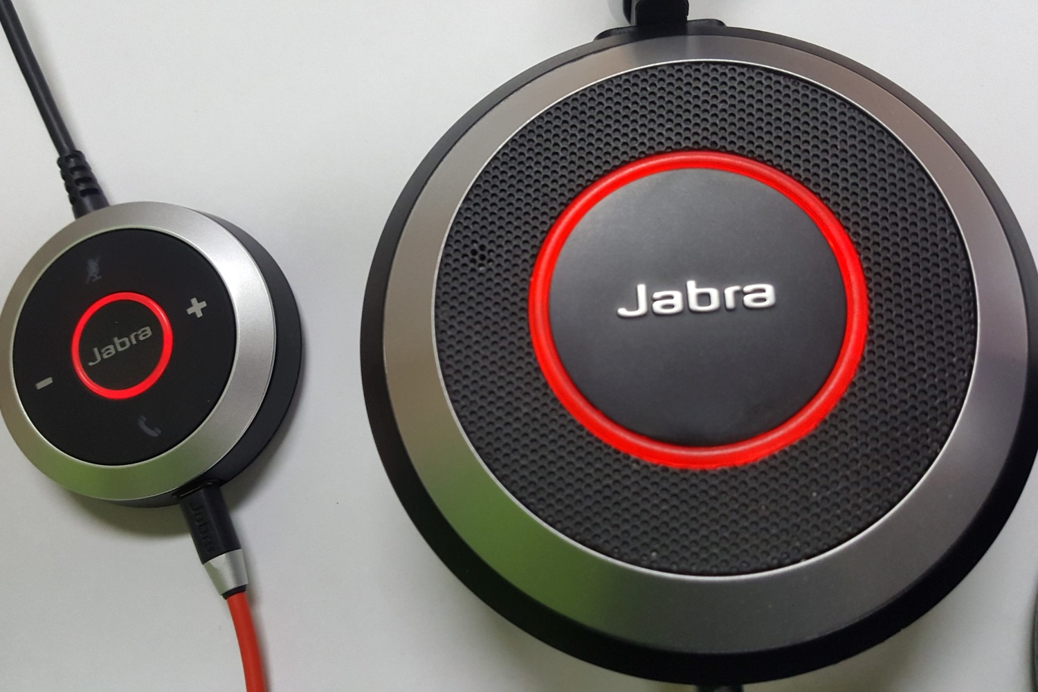 decoding-the-red-light-indicator-on-jabra-headsets