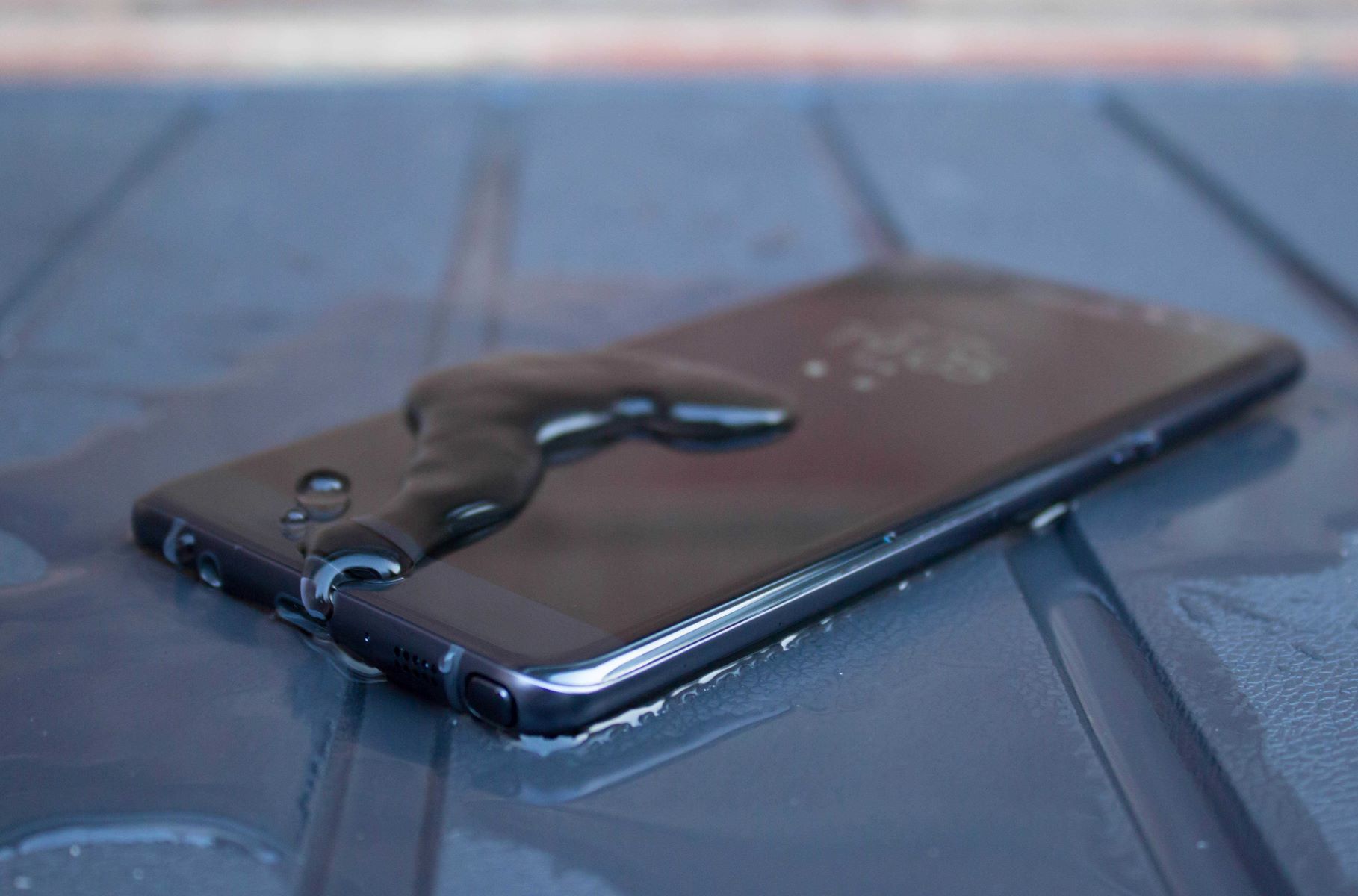 Delving Into Waterproofing: The IPhone X Capability