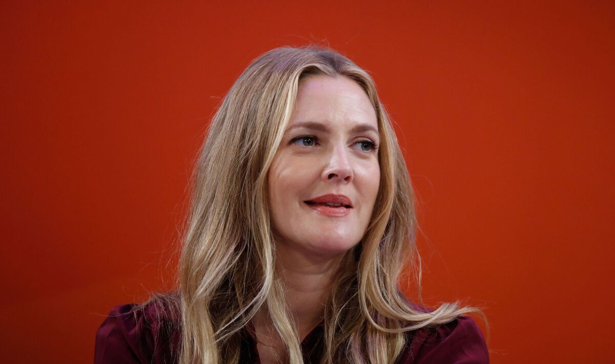 Drew Barrymore’s Dating App Disaster: Catfished By Fake NFL Player