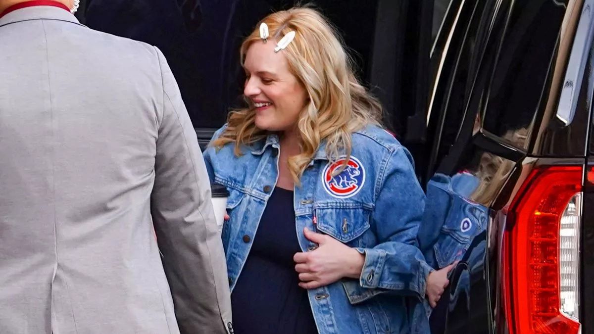 Elisabeth Moss Announces Pregnancy During Jimmy Kimmel Show