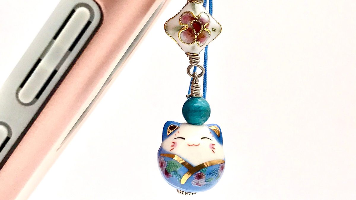 Functional Decor: Tips On Using And Enjoying Cell Phone Charms