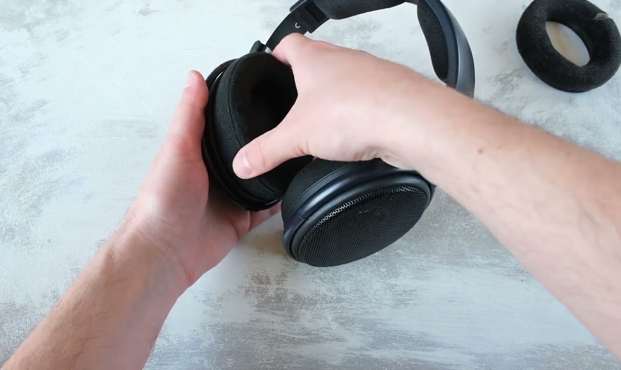 How To Properly Clean Headset Muffs