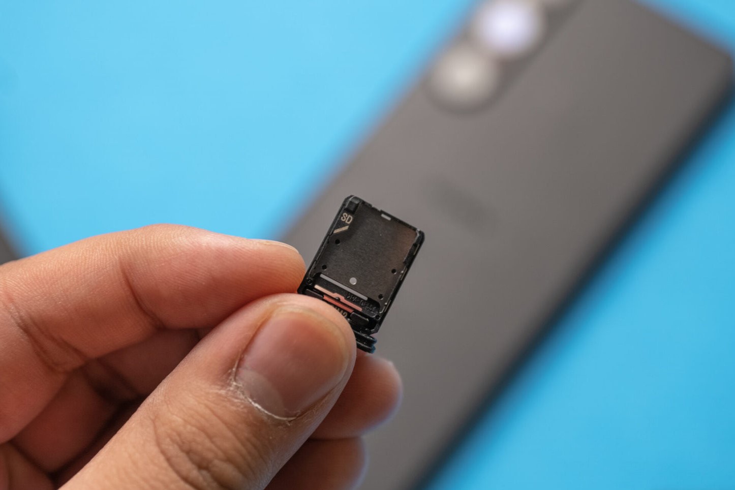 How To Put A SIM Card In An Android Phone: Quick Tutorial