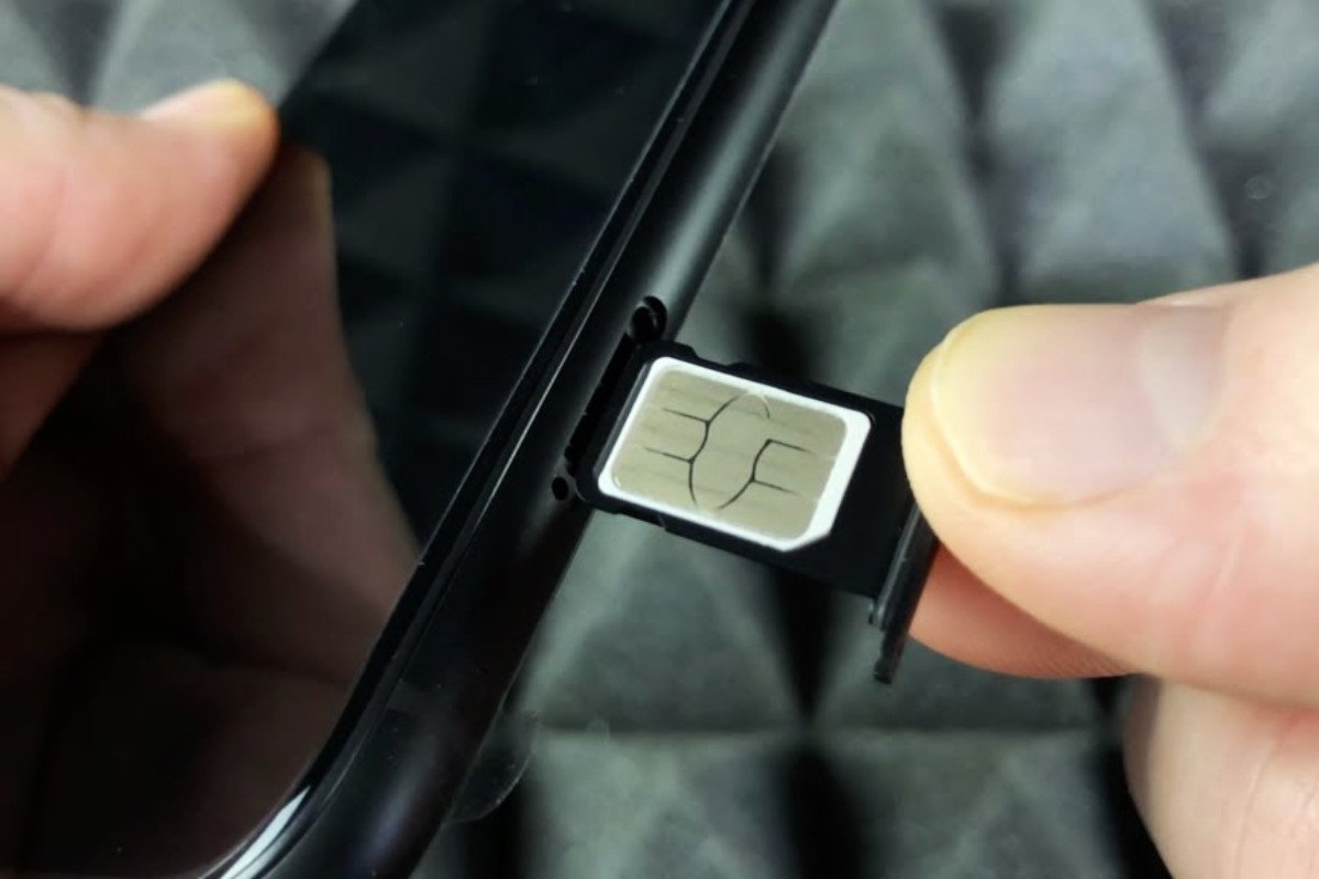 Inserting SIM Card Into IPhone XR: Step-by-Step Guide