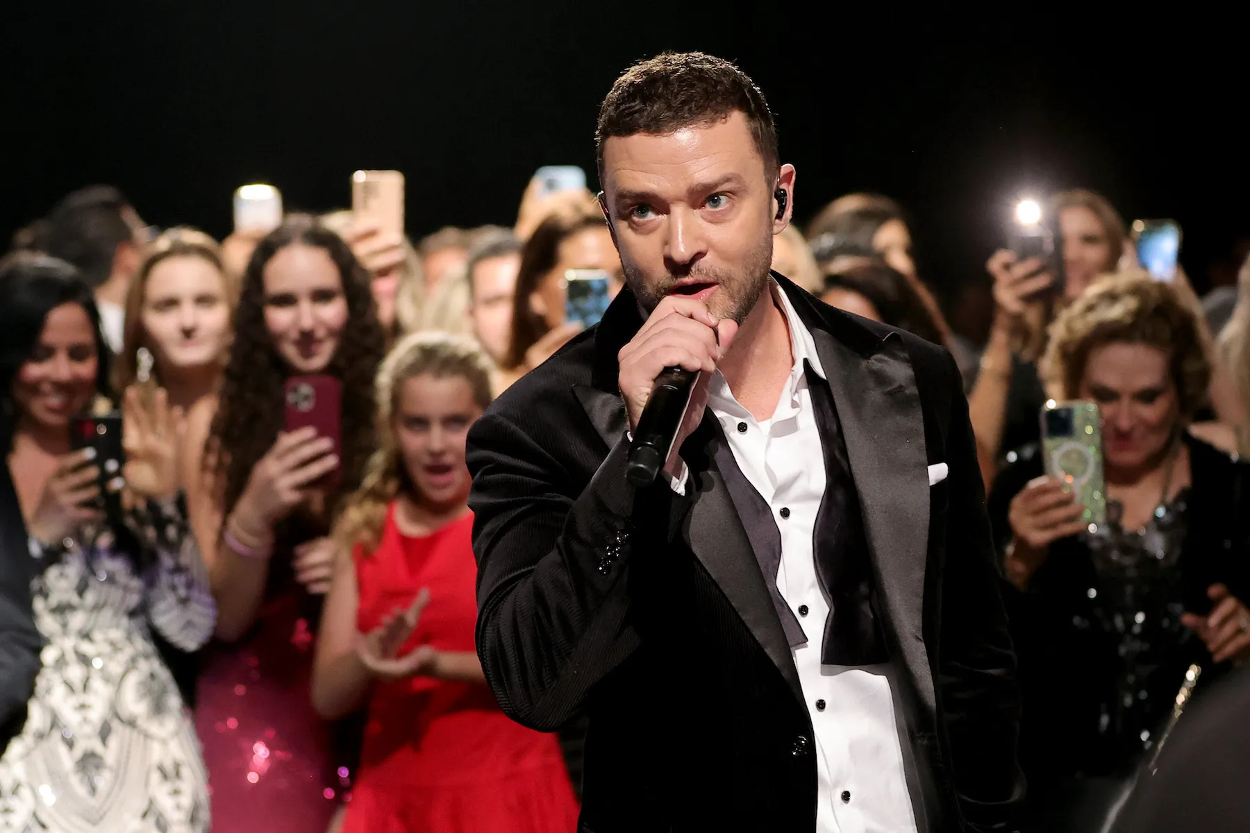 Justin Timberlake Performs ‘Sanctified’ From ‘EITIW’ Album On ‘SNL’