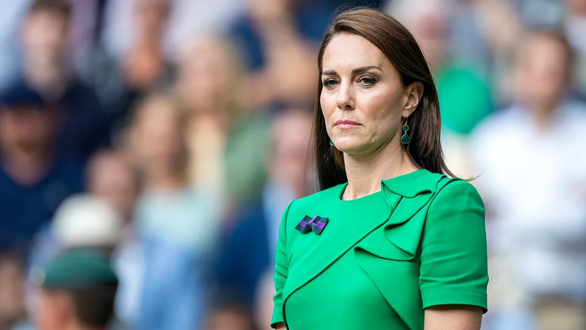 Kate Middleton Returns Home After Abdominal Surgery