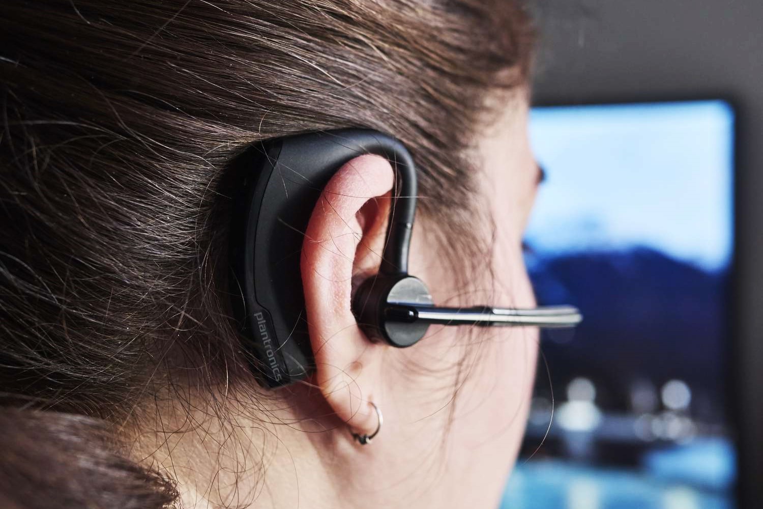Locating The Call Button On Plantronics Headsets