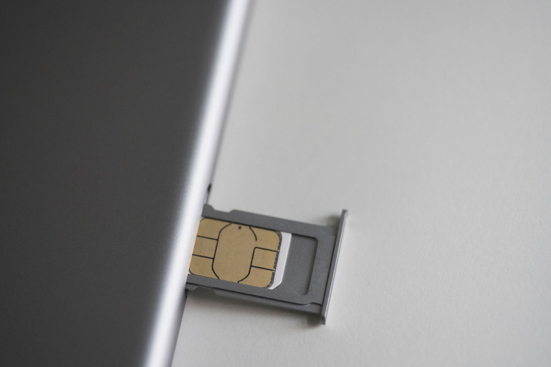 Locating The SIM Card Slot On IPhone XS: Visual Guide