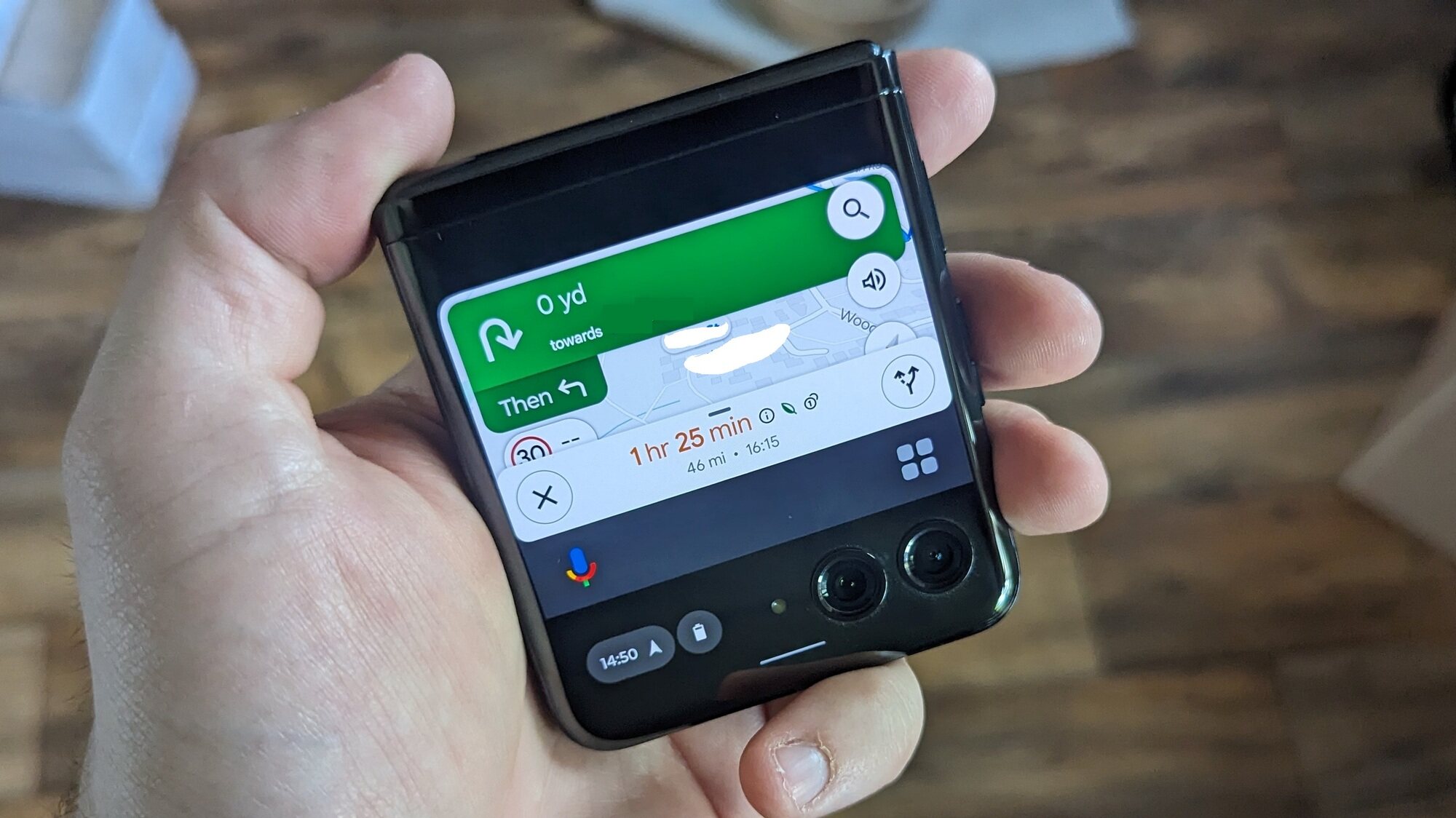 Navigating Blindly: Accessing Motorola Razr Without Screen