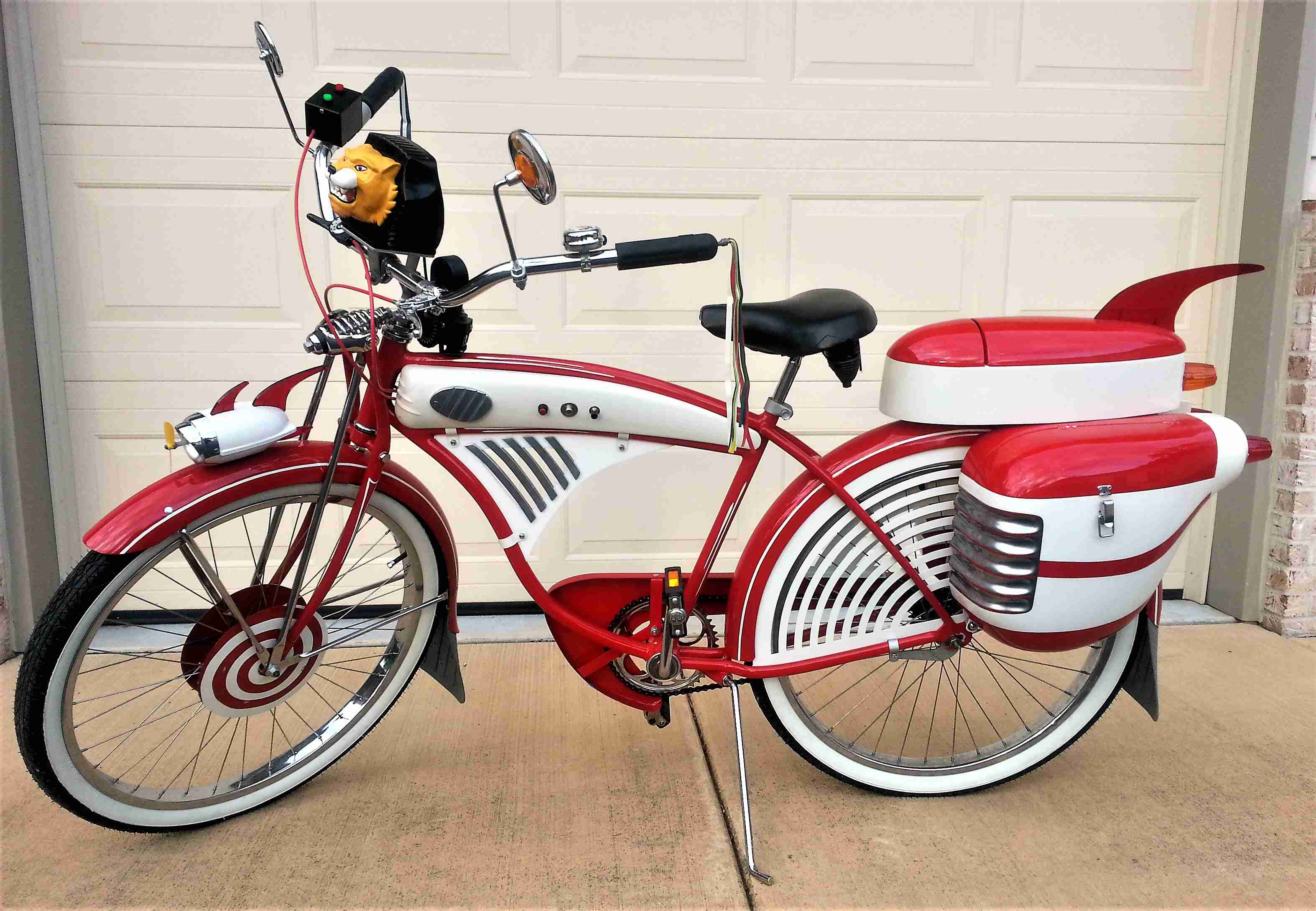 Pee-wee Herman’s Famous Bicycle Spotted Outside Auction House After Record-Breaking Sale