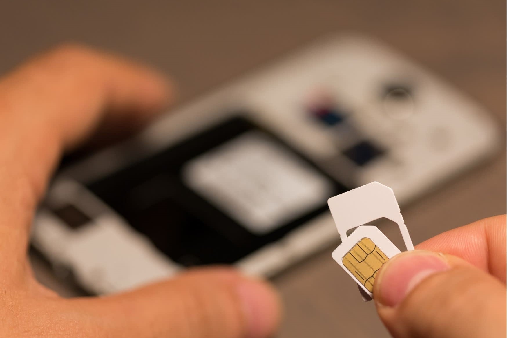 Placing A SIM Card In A Phone: Step-by-Step Guide