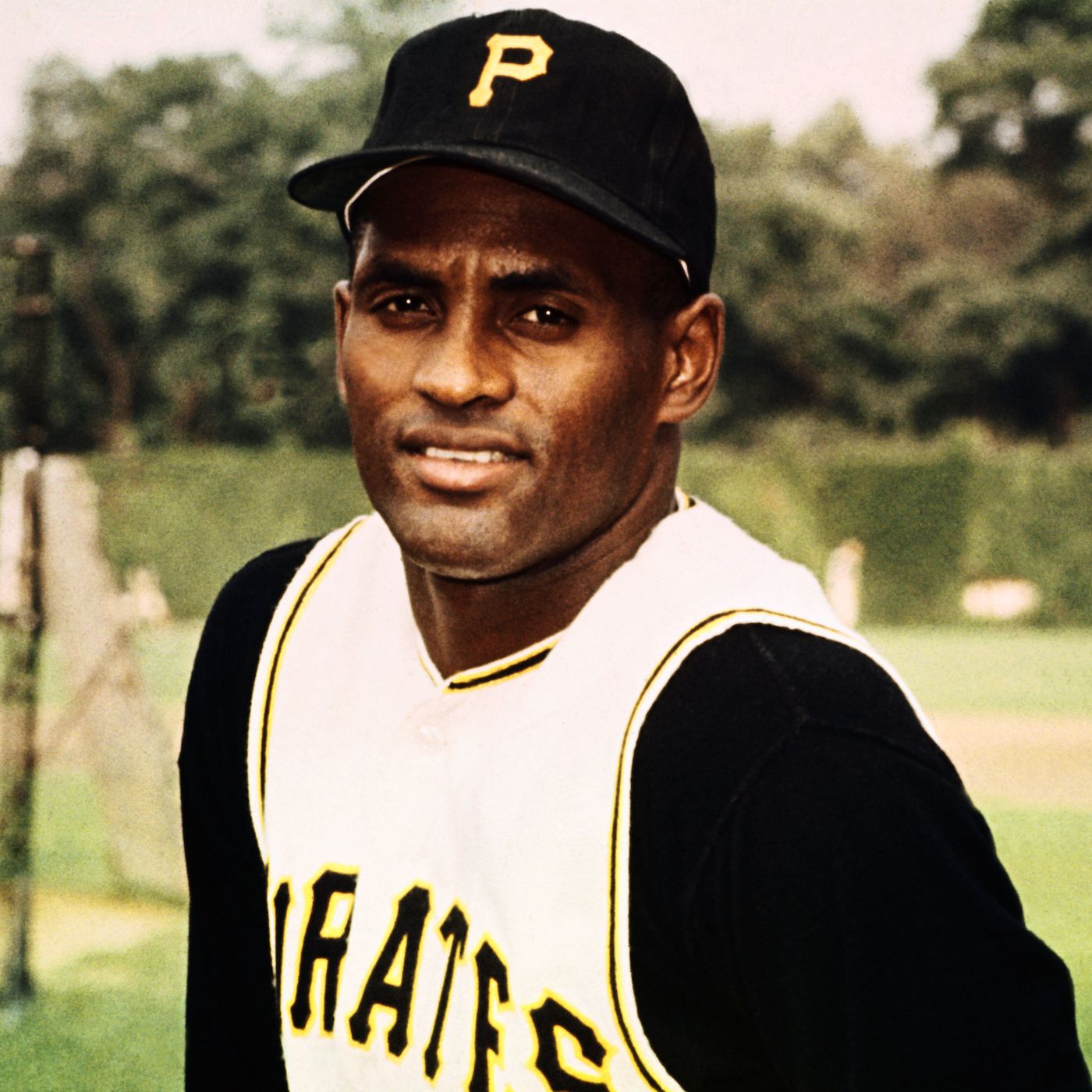 rare-roberto-clemente-game-used-signed-bat-set-for-auction-expected-to-fetch-250k