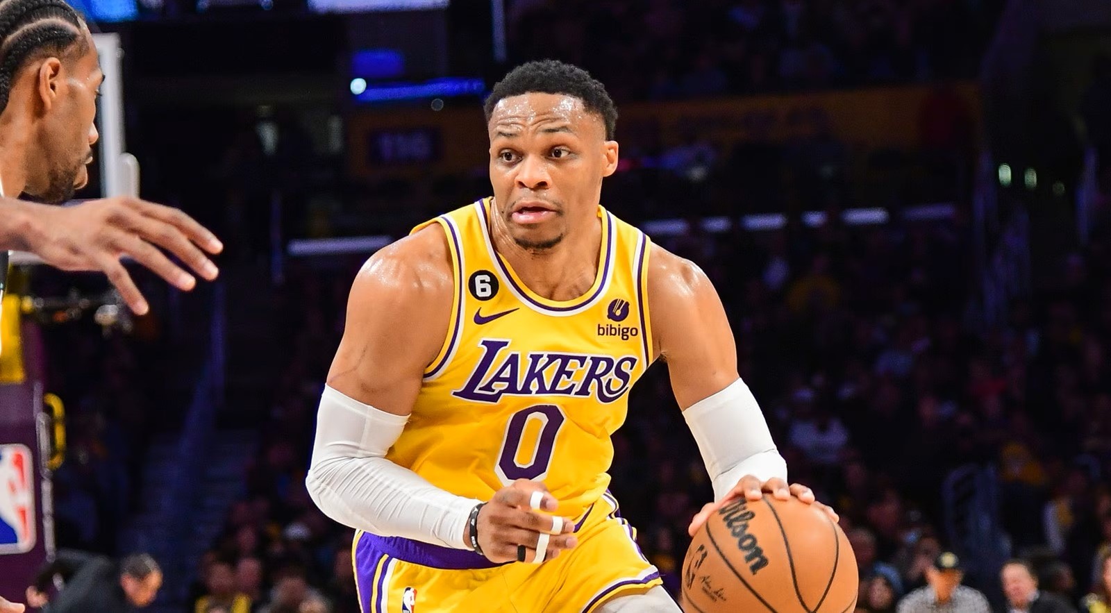 Russell Westbrook’s Epic Shoeless 3-Pointer In Clippers’ Win Over Lakers