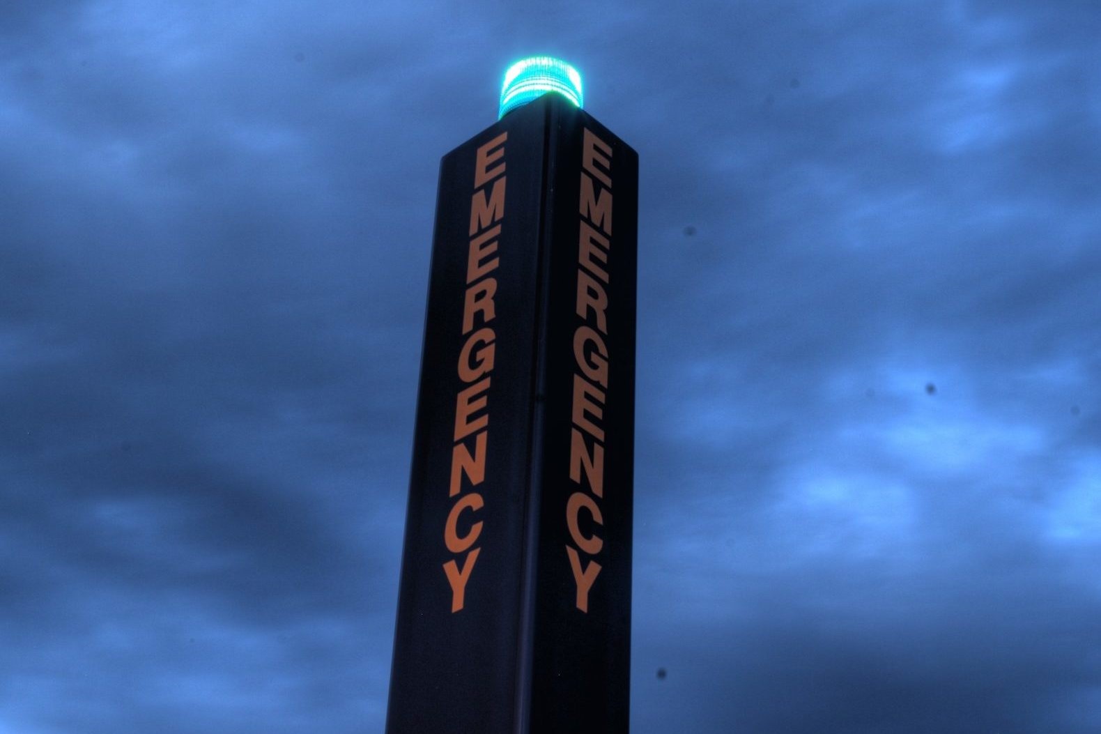safety-beacons-exploring-the-purpose-of-blue-light-emergency-towers