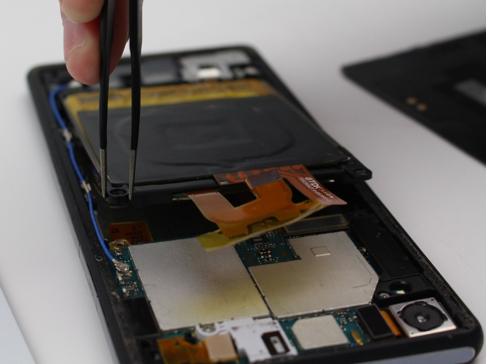 sony-xperia-battery-removal-step-by-step-guide