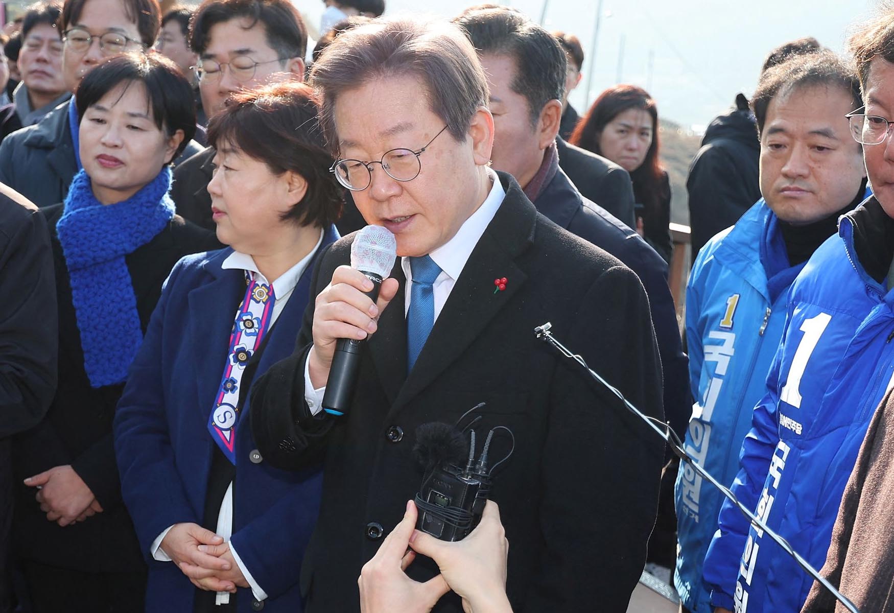 South Korean Democratic Party Leader Lee Jae-myung Stabbed In Neck During Press Conference