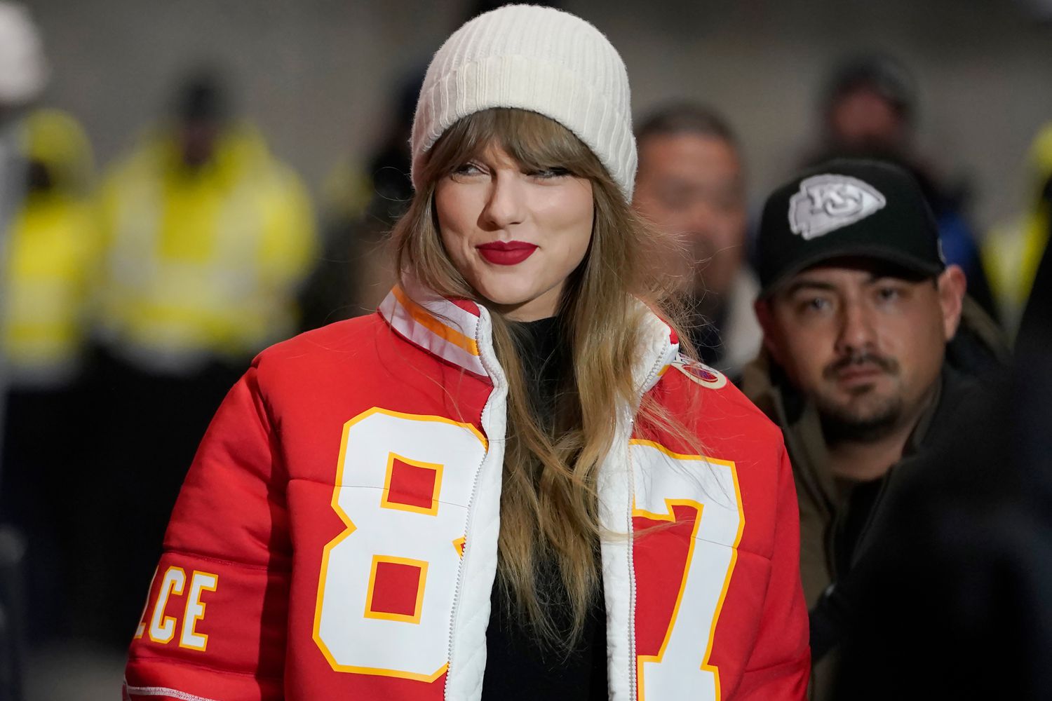Taylor Swift Attends Travis Kelce’s Chiefs Game In Buffalo