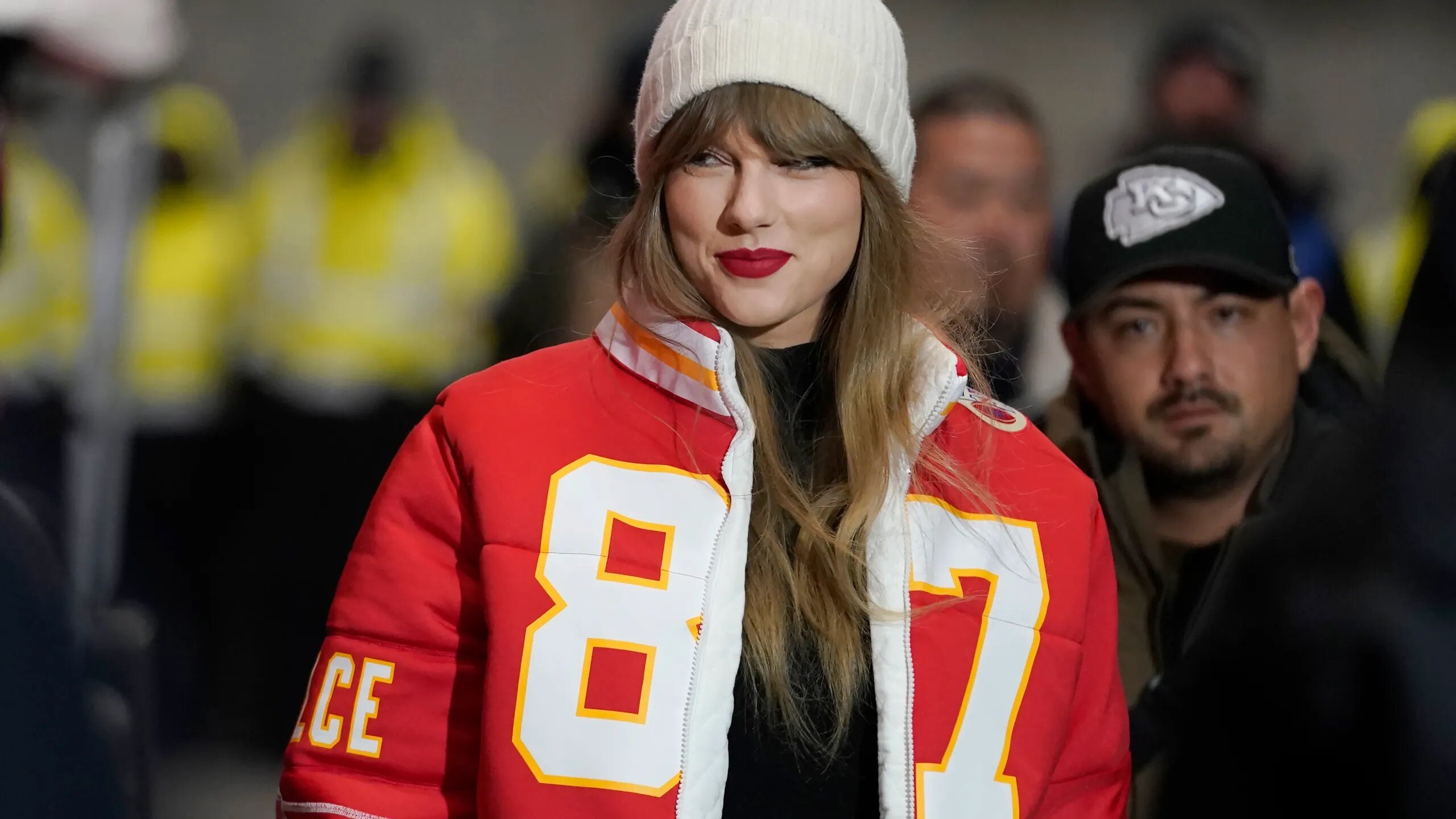 taylor-swift-mural-appears-in-maryland-before-chiefs-game