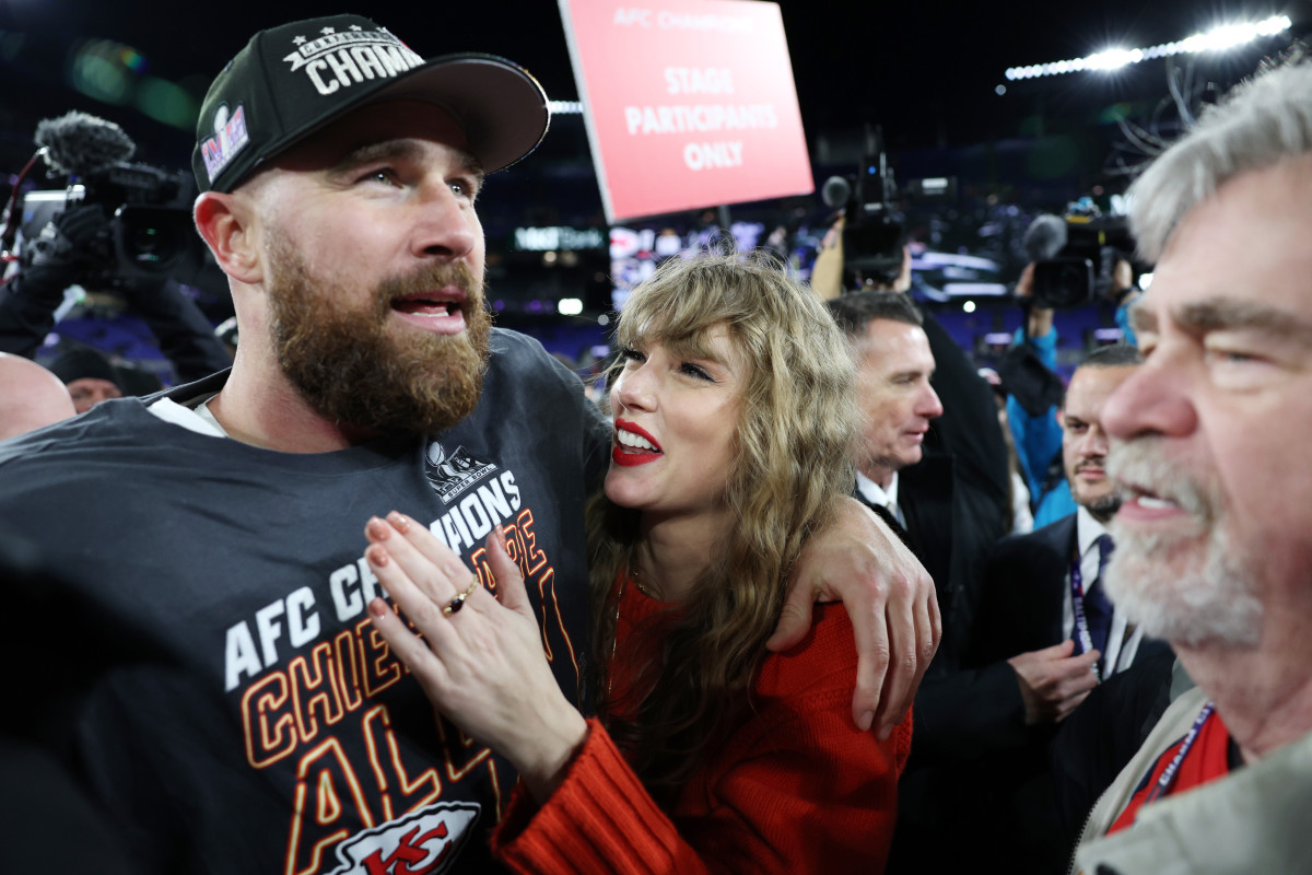 Taylor Swift’s Sweet Moment With Travis Kelce After Chiefs Win