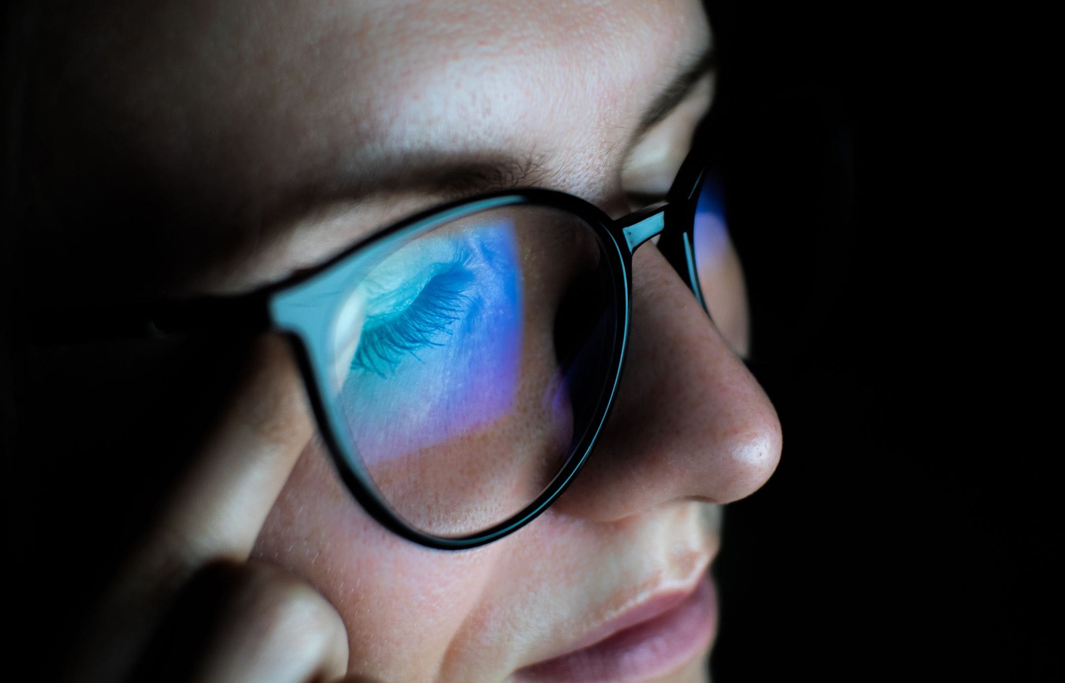 Timely Eyewear: Determining When To Wear Blue Light Glasses