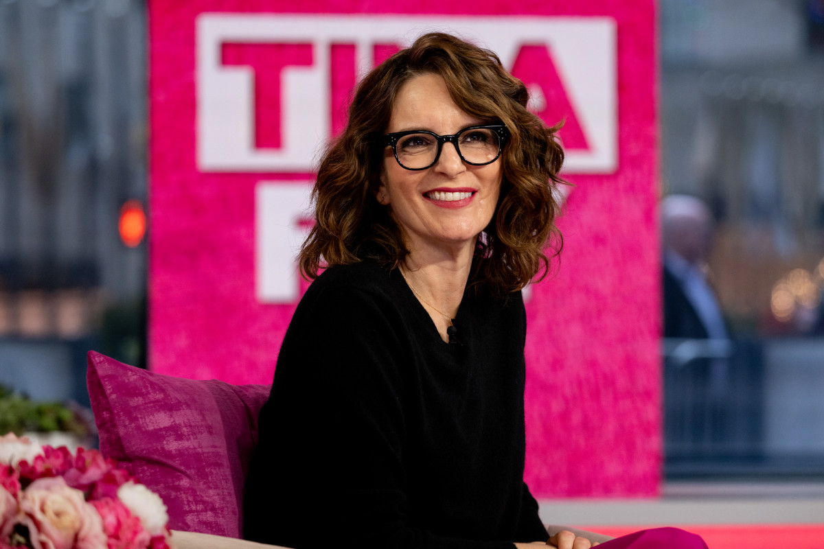 Tina Fey Considered To Take Over Saturday Night Live, According To Lorne Michaels