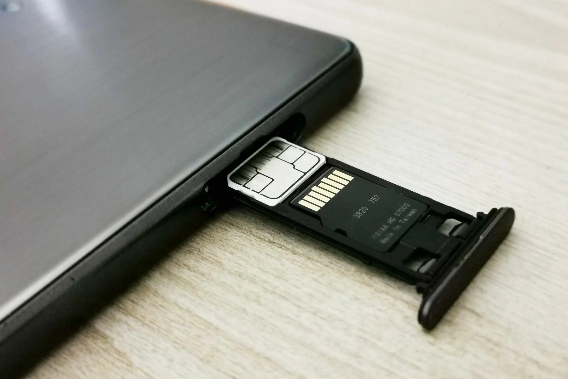 Using SIM Card On Laptop: Key Instructions
