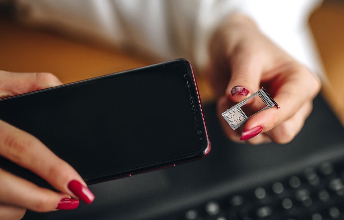 What Happens If You Remove A SIM Card: Explained