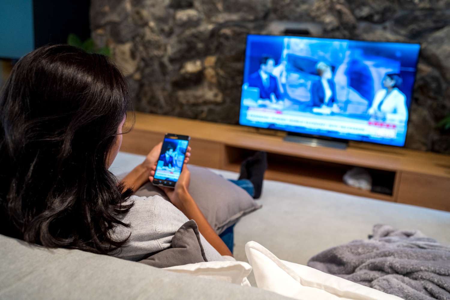 Wi-Fi-Free Connection: Phone To TV