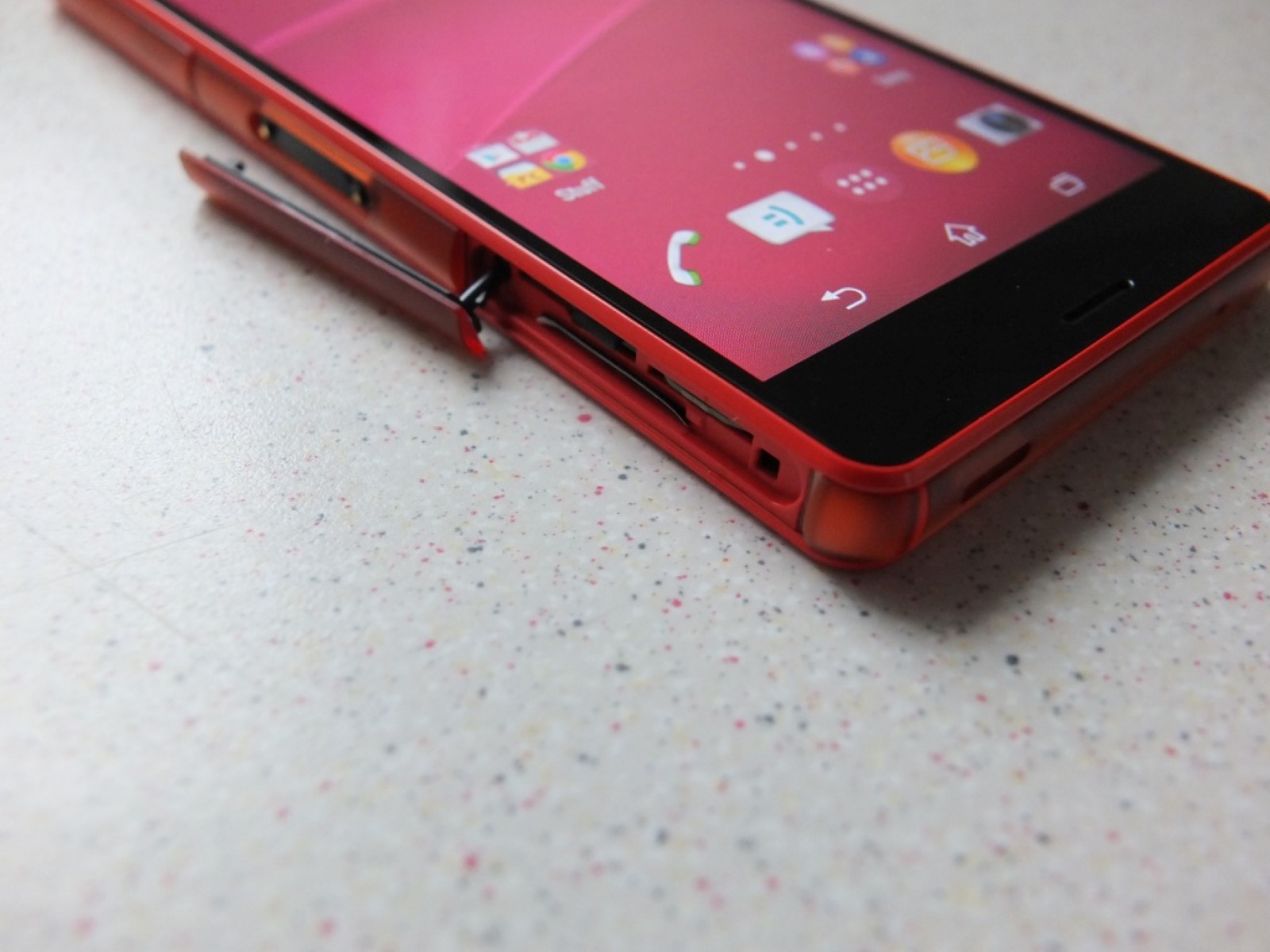 Xperia Z3 Compact SIM Insertion: A Step-by-Step Guide