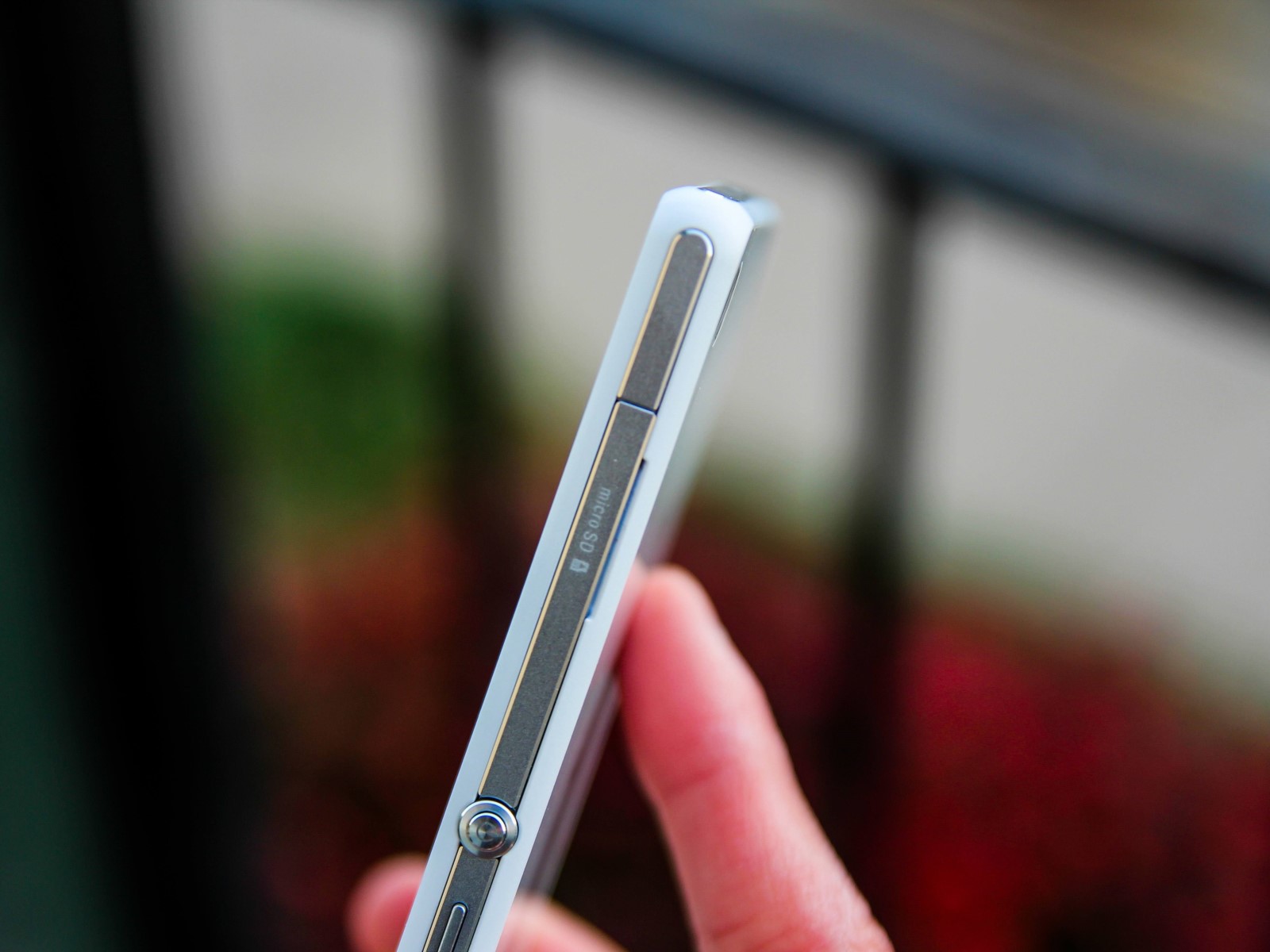 Xperia Z3V Charging Port Cover Replacement: Step-by-Step Guide