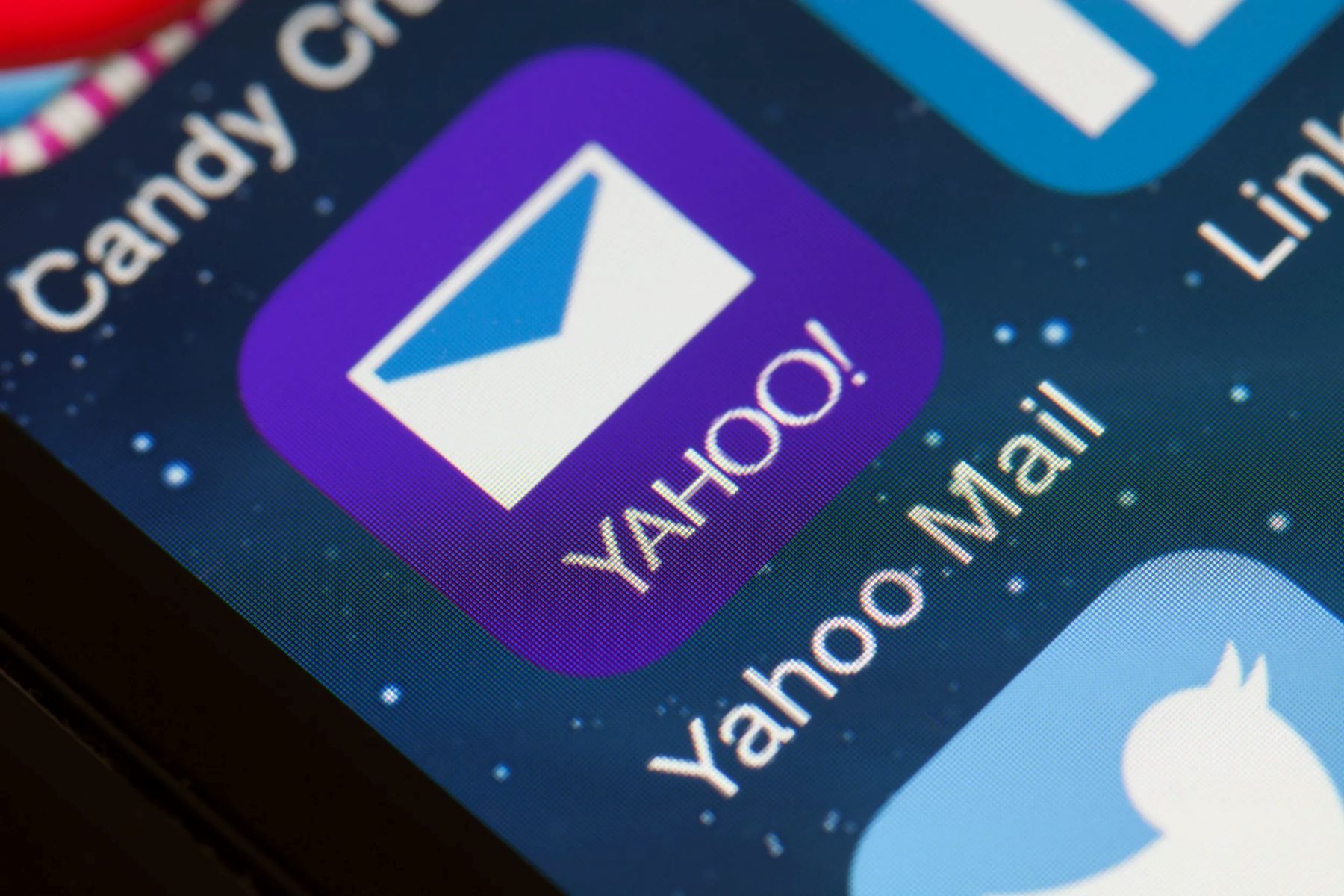 Account Management: Logging Off Yahoo Email On IPhone 10