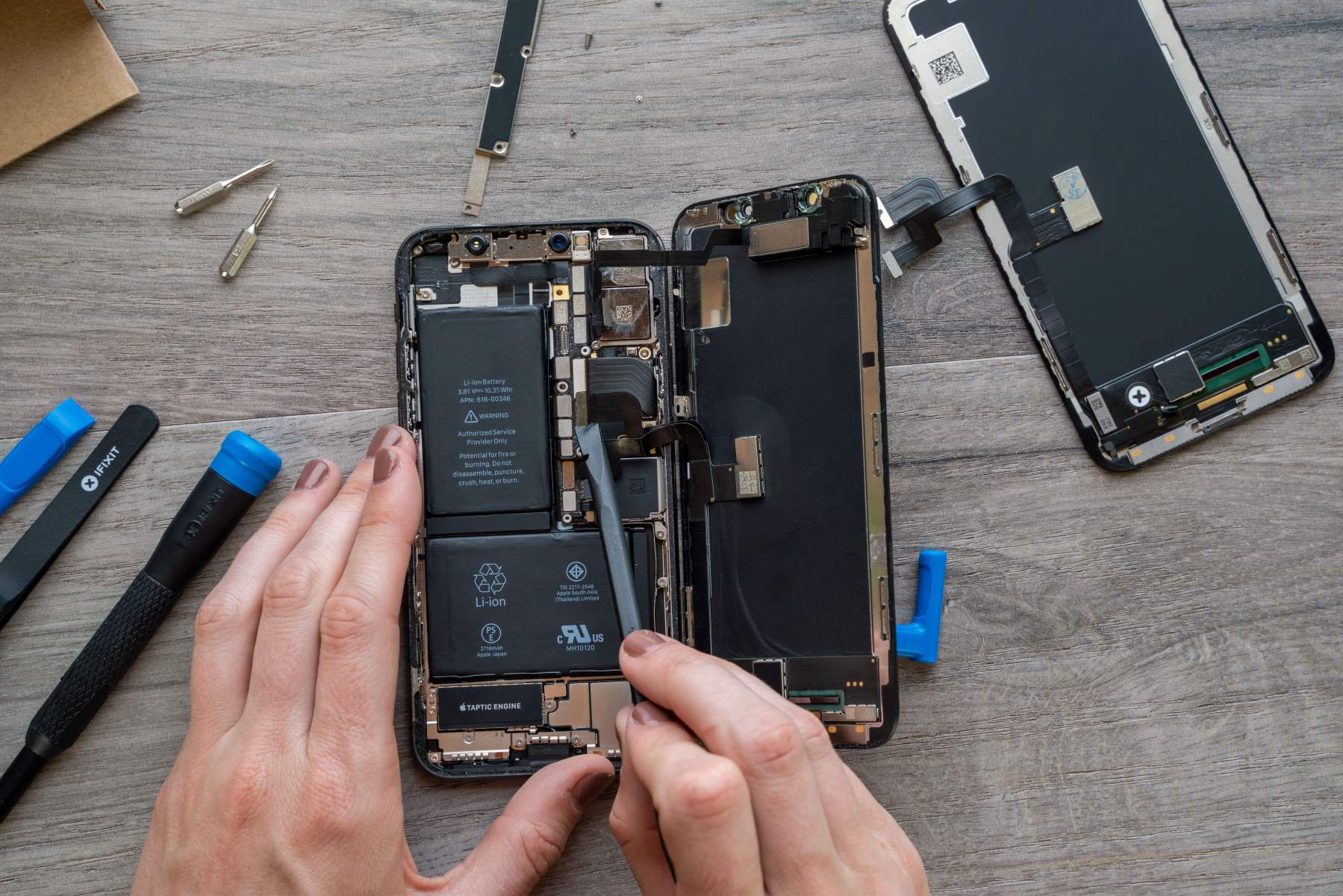 Battery Replacement: A Guide For Changing IPhone 10 Battery